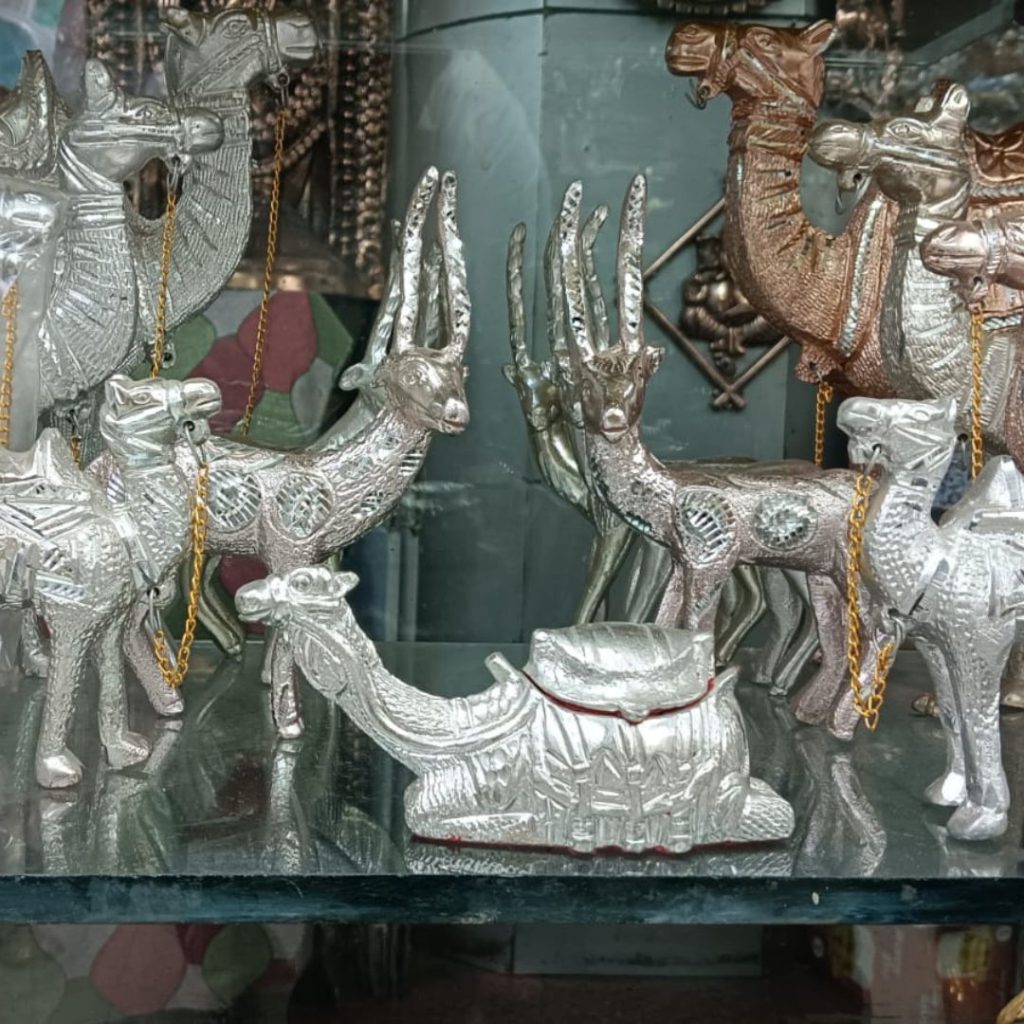 Elegant Silver & Bronze Camel Figurines – Home Decor